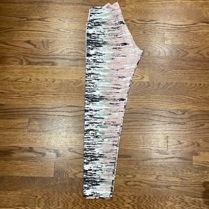 LIQUIDO Grey Pink Blurred Print Leggings